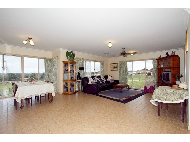 17 Winterton Court, Hallam VIC 3803