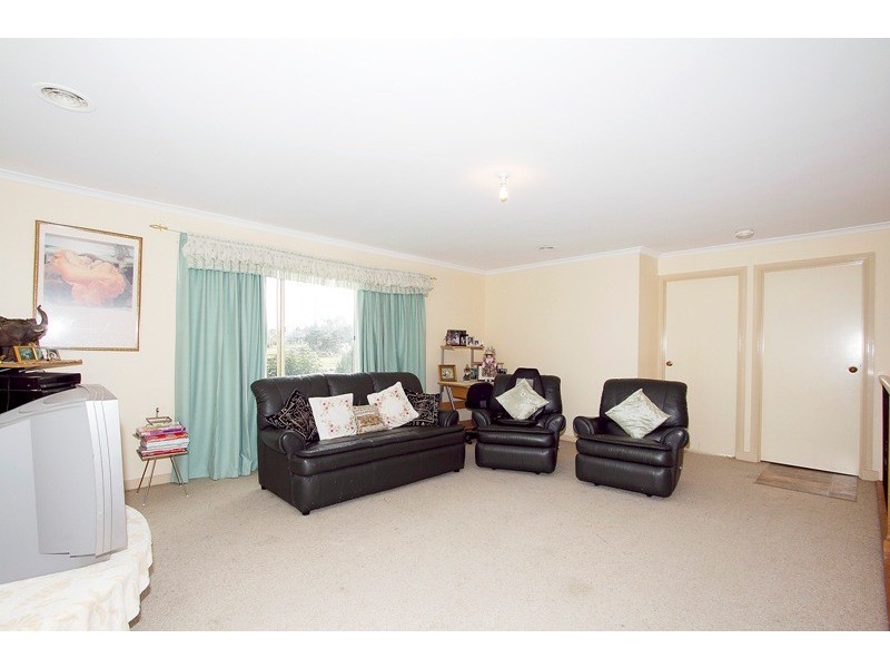 17 Winterton Court, Hallam VIC 3803