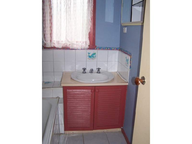 2 Lancaster Avenue, Narre Warren VIC 3805