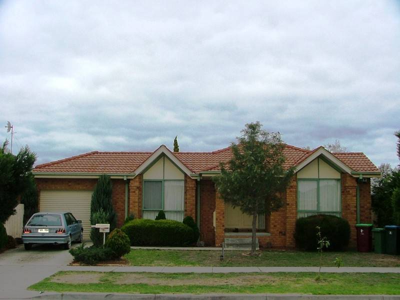 24 Baringa Park Drive, Narre Warren South VIC 3805