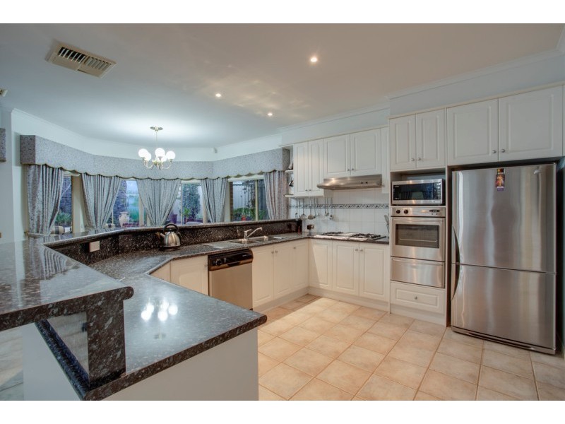 9 Homewood Boulevard, Hallam VIC 3803