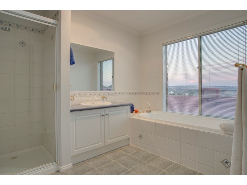 9 Homewood Boulevard, Hallam VIC 3803