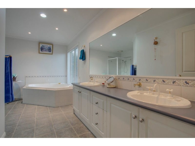 9 Homewood Boulevard, Hallam VIC 3803