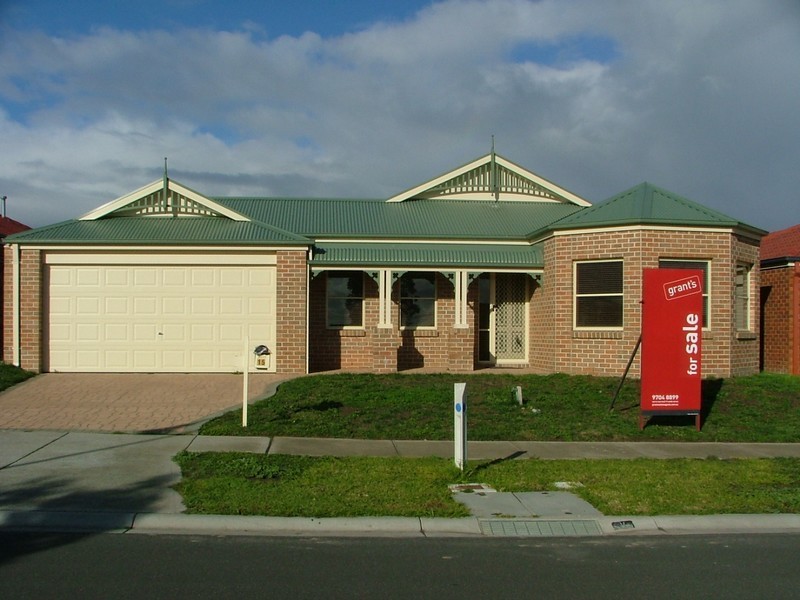 15 Hadley Circuit, Narre Warren South VIC 3805