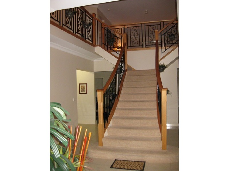 110 Robinswood Parade, Narre Warren South VIC 3805