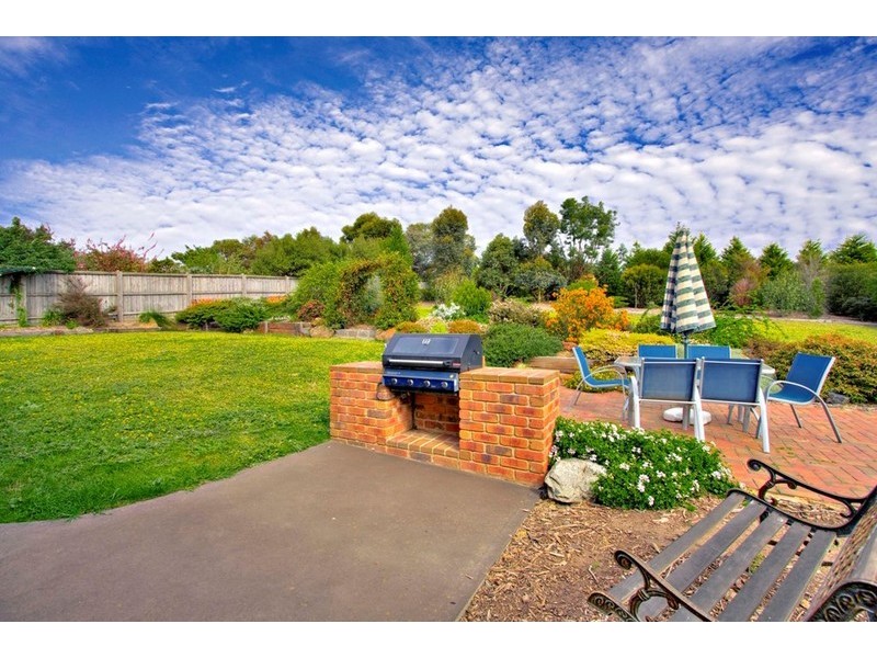 30 John Joseph Court, Narre Warren North VIC 3804