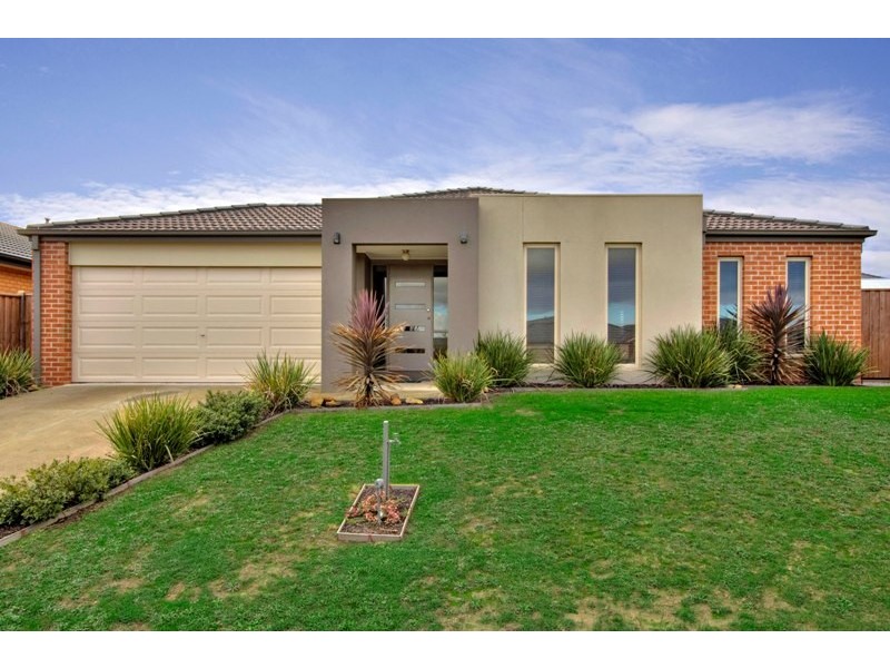 86 Robinswood Parade, Narre Warren South VIC 3805