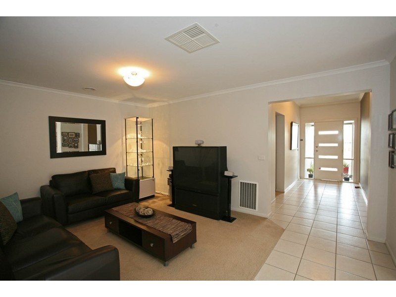 86 Robinswood Parade, Narre Warren South VIC 3805