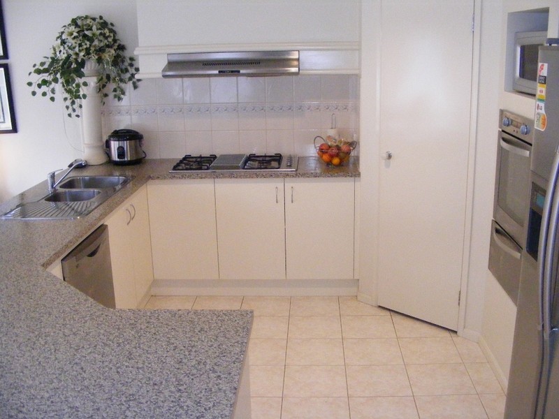 166 Sweeney Drive, Narre Warren VIC 3805