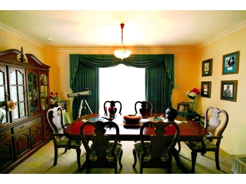 13 Canterbury Close, Narre Warren VIC 3805