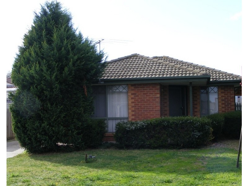 8 Karen Close, Narre Warren South VIC 3805