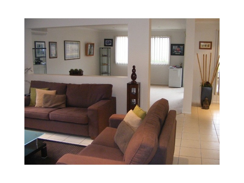 86 Robinswood Parade, Narre Warren South VIC 3805