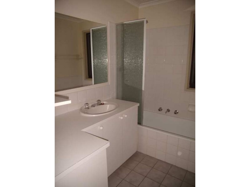 106 Fleetwood Drive, Narre Warren VIC 3805