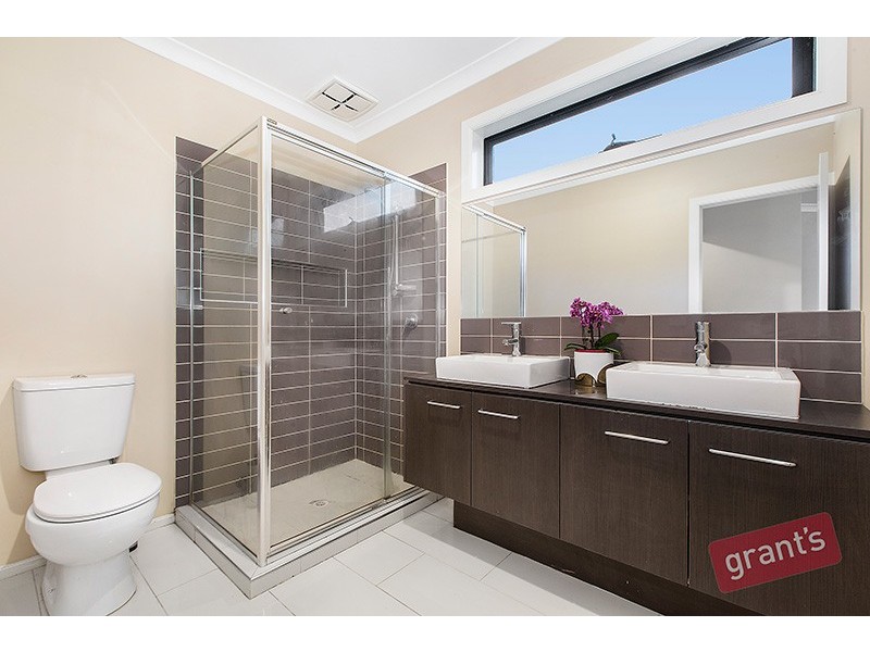 98 Langbourne Drive, Narre Warren South VIC 3805