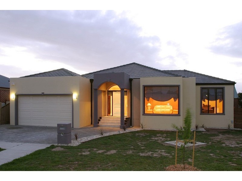 18 Peppertree Avenue, Narre Warren South VIC 3805