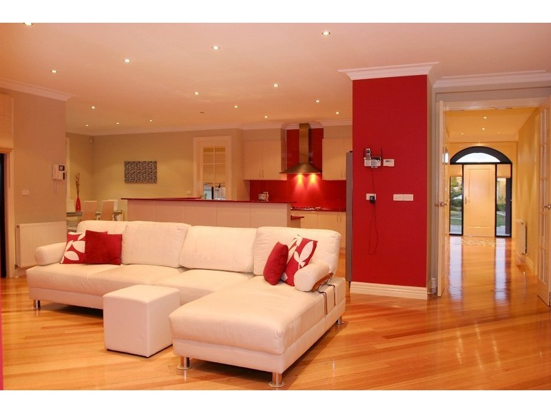 18 Peppertree Avenue, Narre Warren South VIC 3805