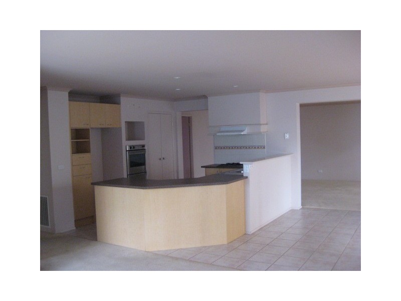 30 Central Parkway, Cranbourne VIC 3977