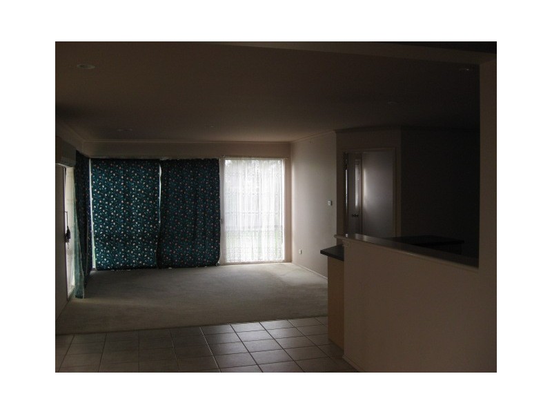 30 Central Parkway, Cranbourne VIC 3977