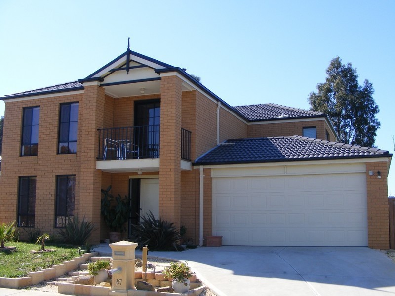 37 Tralee Circuit, Narre Warren VIC 3805
