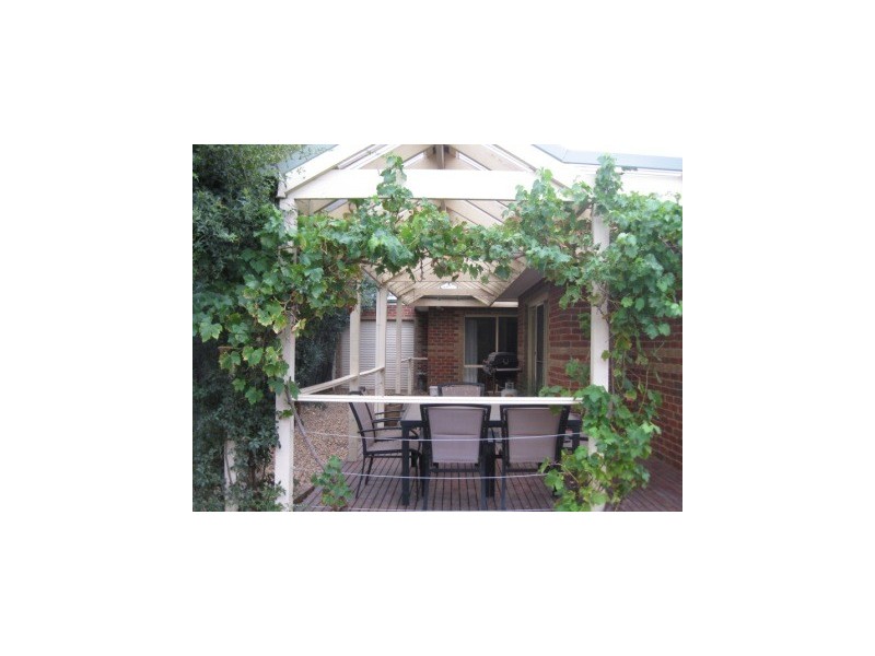 28 Mayfair Crescent, Narre Warren VIC 3805