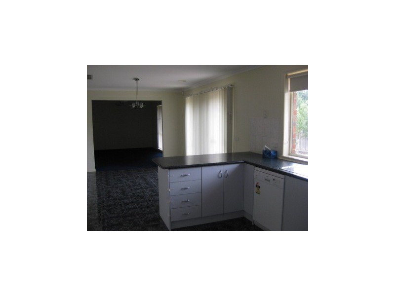 18 New England Way, Narre Warren VIC 3805