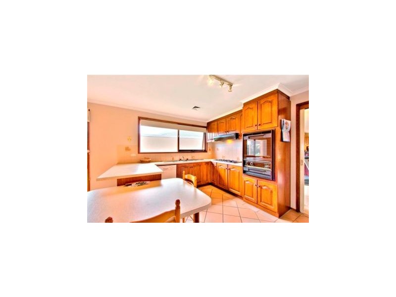 2  Pamela Court, Narre Warren VIC 3805