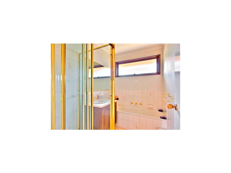 2  Pamela Court, Narre Warren VIC 3805