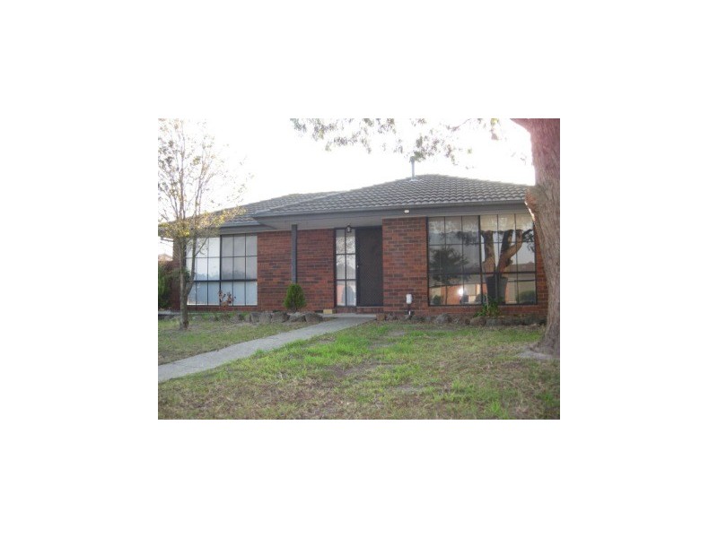 19 Strathaird Drive, Narre Warren South VIC 3805