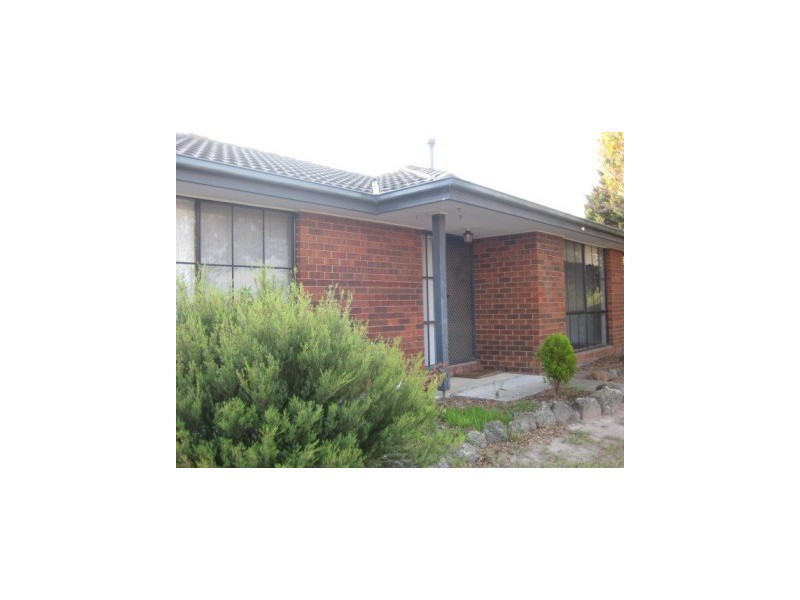 19 Strathaird Drive, Narre Warren South VIC 3805