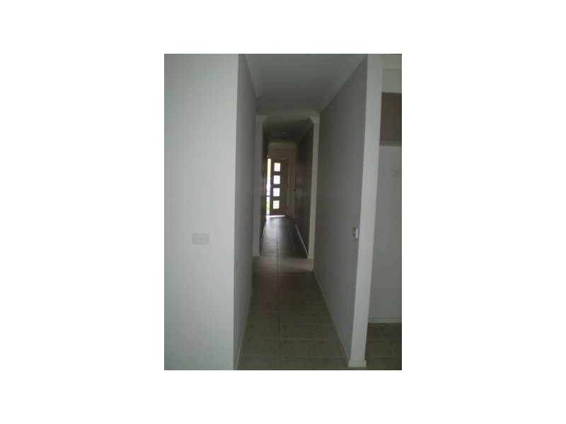 8 Watergum Avenue, Lyndhurst VIC 3975