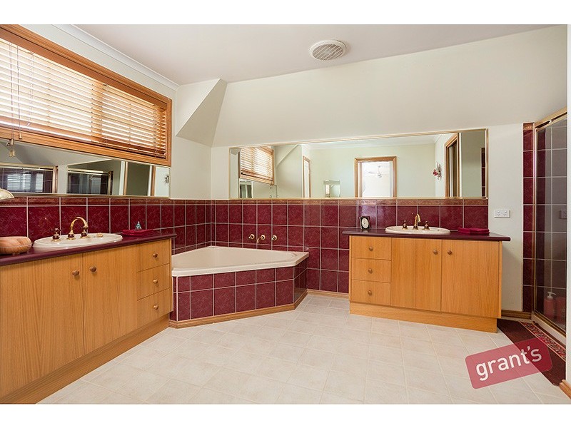 40-42 The Boulevard, Narre Warren South VIC 3805