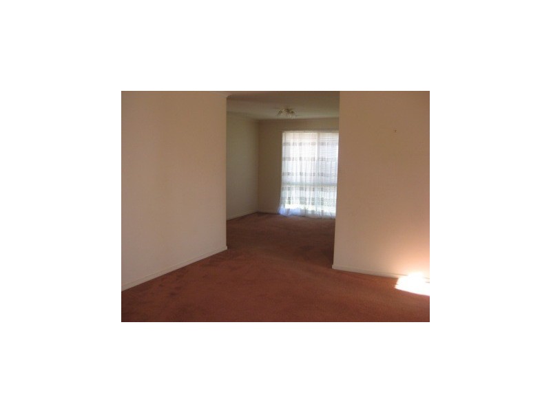 122 Strathaird Drive, Narre Warren South VIC 3805