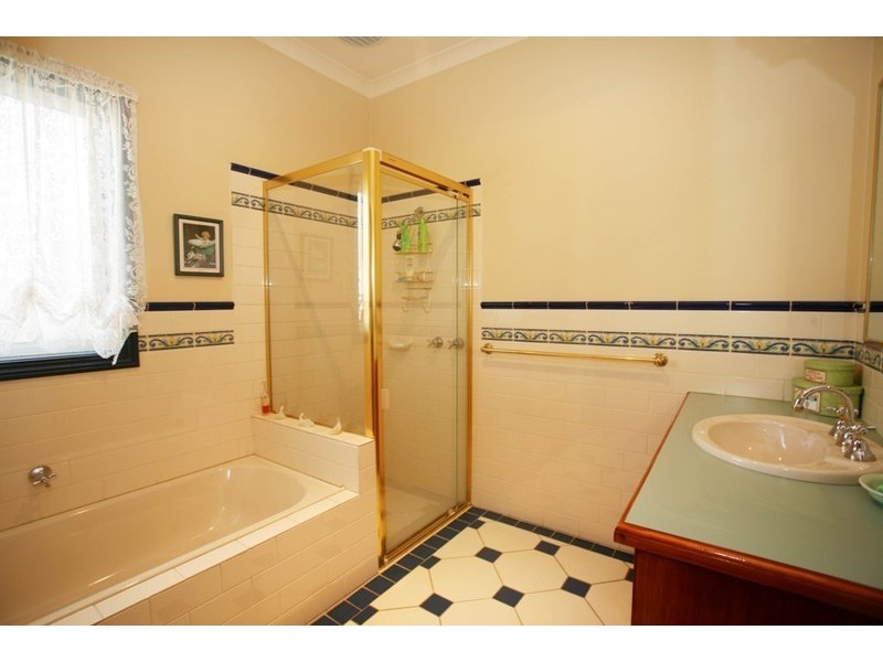 86 Kendall Drive, Narre Warren VIC 3805