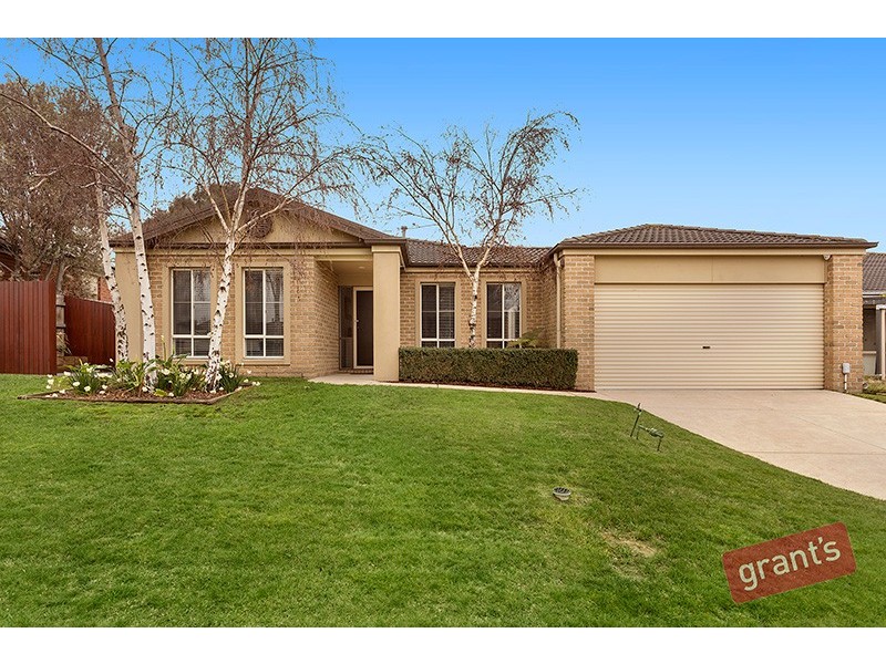 42 Robinswood Parade, Narre Warren South VIC 3805