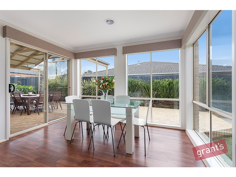 42 Robinswood Parade, Narre Warren South VIC 3805