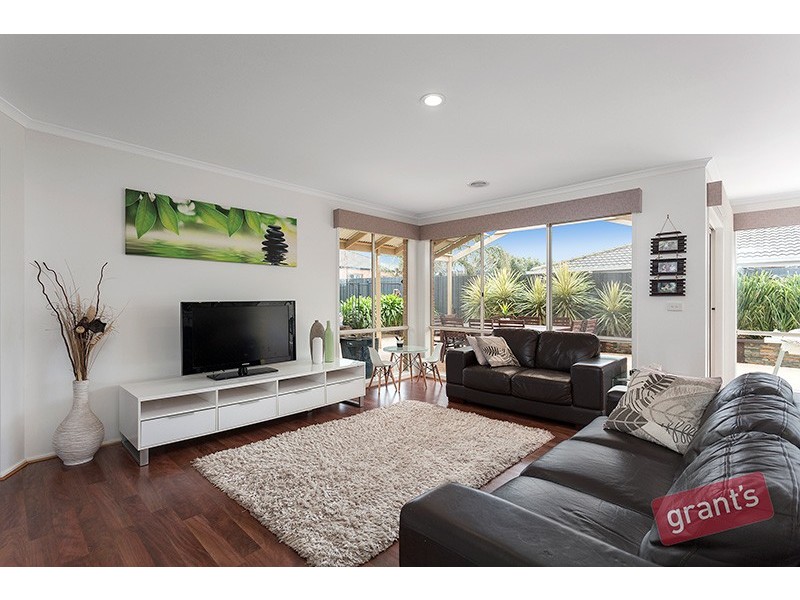 42 Robinswood Parade, Narre Warren South VIC 3805