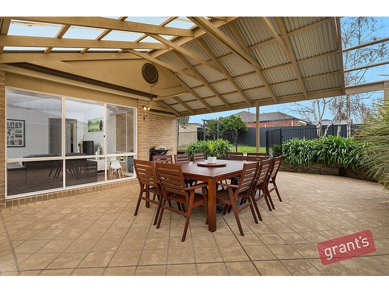 42 Robinswood Parade, Narre Warren South VIC 3805