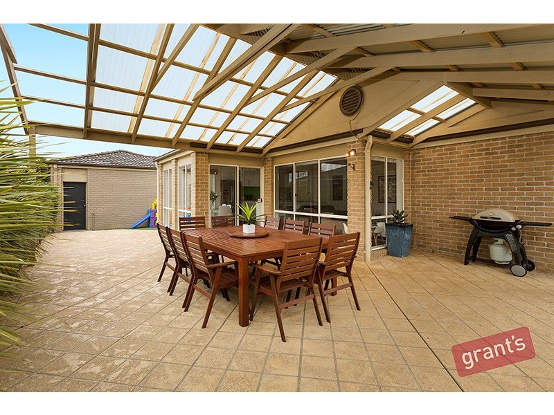 42 Robinswood Parade, Narre Warren South VIC 3805