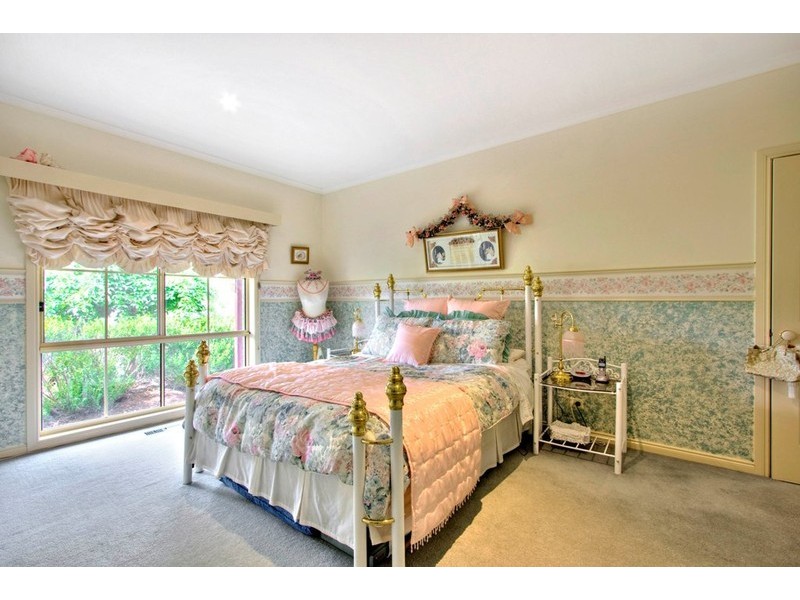 4 Bellaire Court, Narre Warren North VIC 3804