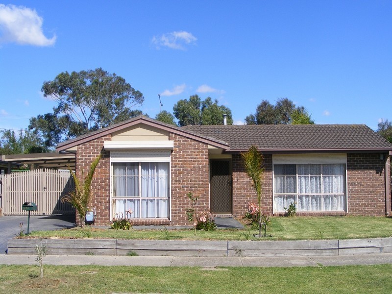 8 Emerald Court, Narre Warren VIC 3805