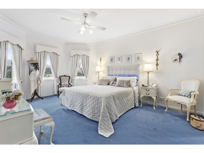 13 Robinswood Parade, Narre Warren South VIC 3805