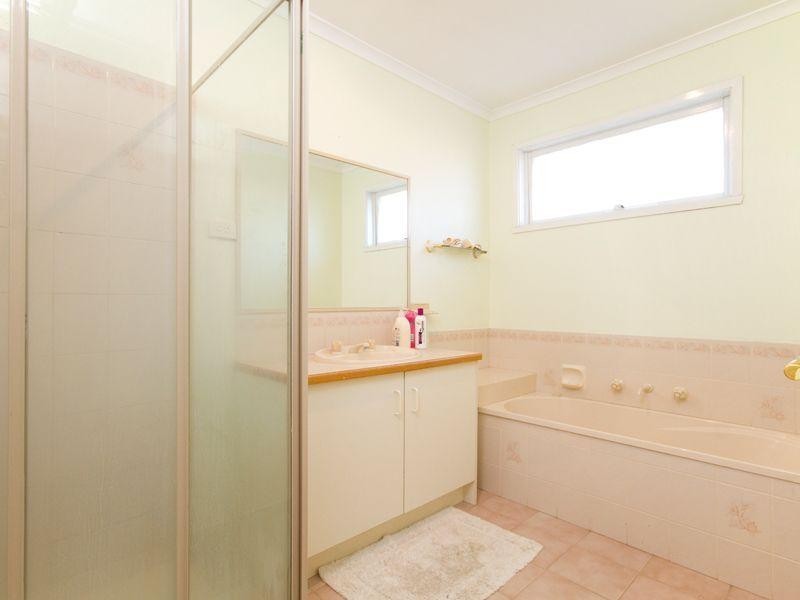 12 Anthony Court, Hallam VIC 3803