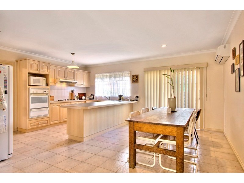 11 Ashley Close, Narre Warren VIC 3805