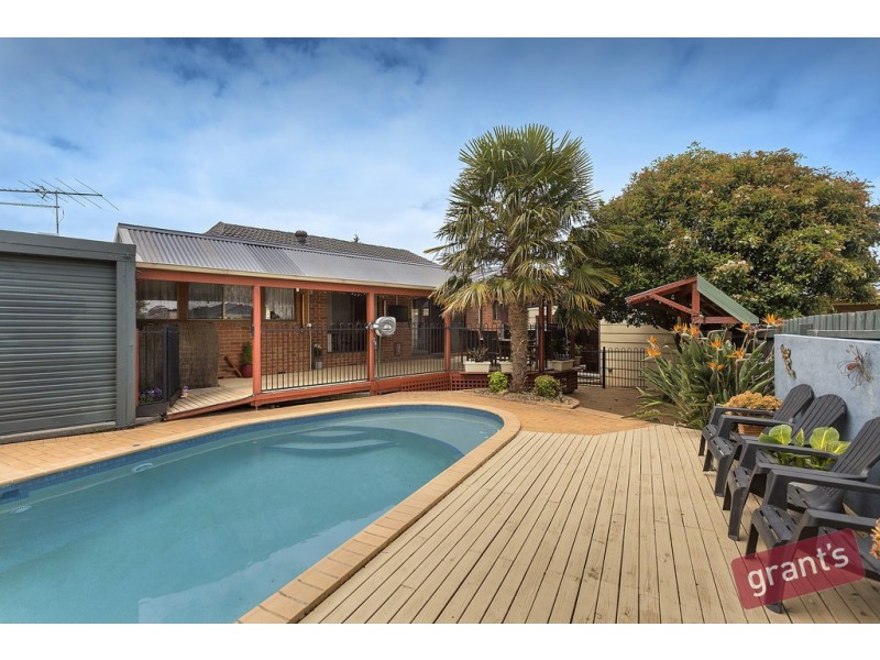 19 Barondi Avenue, Narre Warren VIC 3805