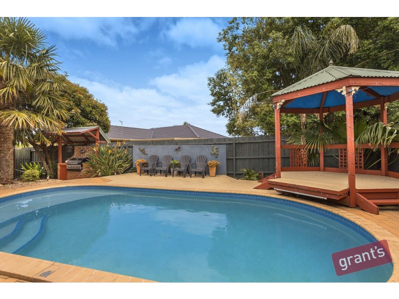 19 Barondi Avenue, Narre Warren VIC 3805