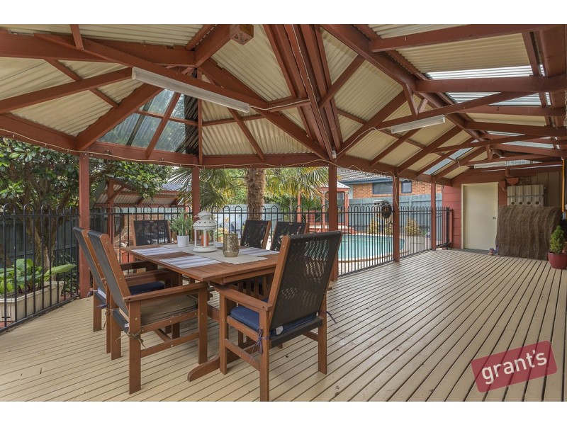 19 Barondi Avenue, Narre Warren VIC 3805