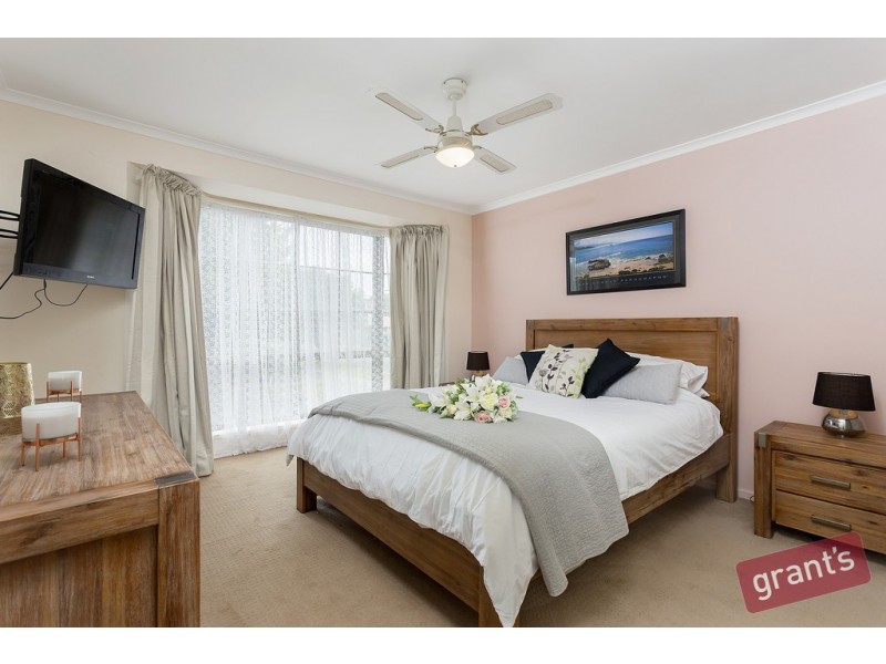 19 Barondi Avenue, Narre Warren VIC 3805