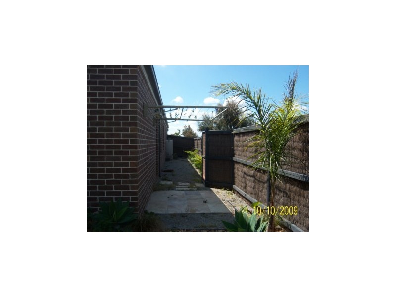 1 Parish Crt, Narre Warren South VIC 3805