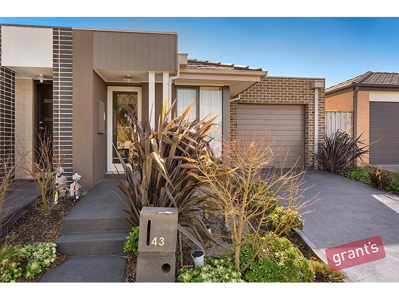 43 Bimberry Circuit, Clyde VIC 3978