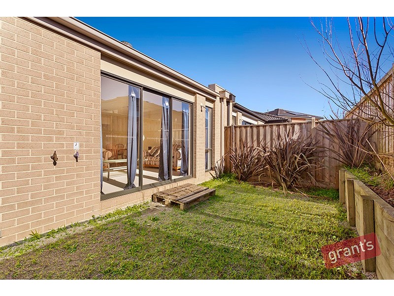 43 Bimberry Circuit, Clyde VIC 3978